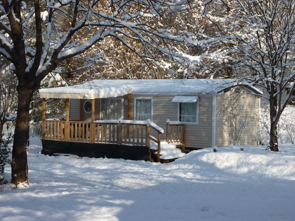 Camping Le Rey Louvie Juzon Zimmer foto
