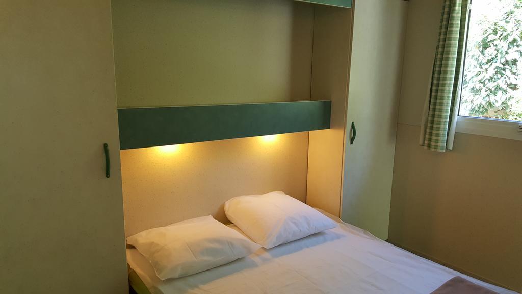 Camping Le Rey Louvie Juzon Exterior foto